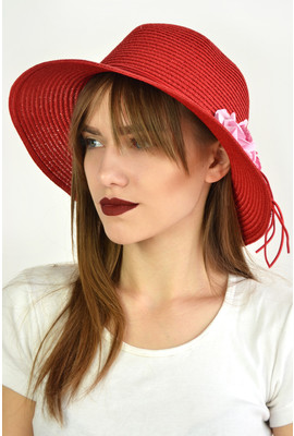 Женская красная шляпка - 1840