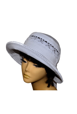 Женская шляпа с кружевом 