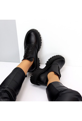 Чорні шкіряні туфлі на шнурках Lagoon 16687 sh